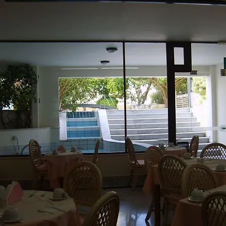 Atlantica Yakinthos 3*